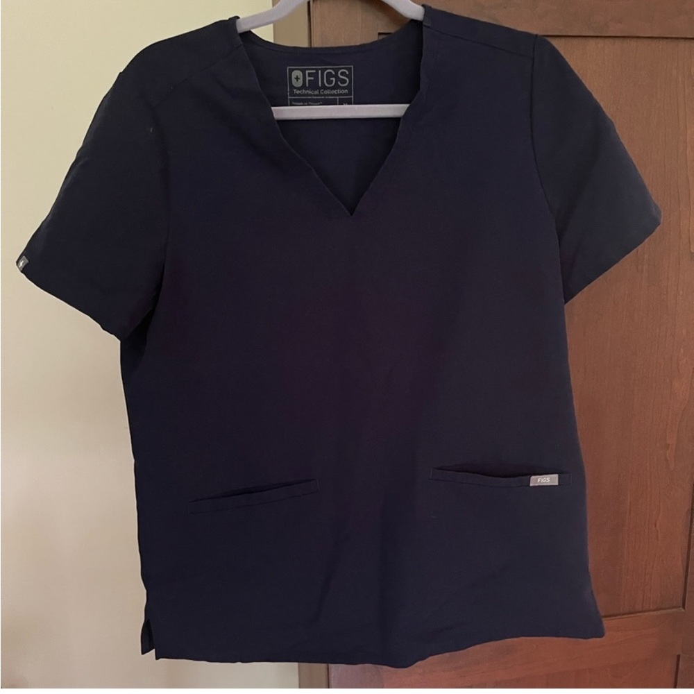 Figs Casma 3 pocket Scrub top